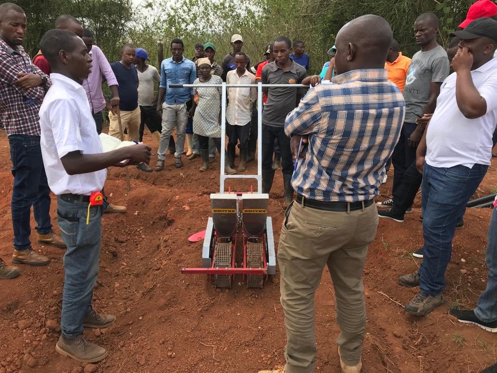 HGTRwanda's tweet photo. Practical @IDH_buzz Training for Rwandan Vegetable Exporters at Sunripe Farm. 90% of Rwandan vegetable export came together. #Foodsafety, #pestcontrol, #mechanisation, #soil, #seeds, #irrigation, #timetoharvest, #productspecifications &amp; #shelflife @HollandGreentec #hortinvest https://t.co/z0gNDew3LQ