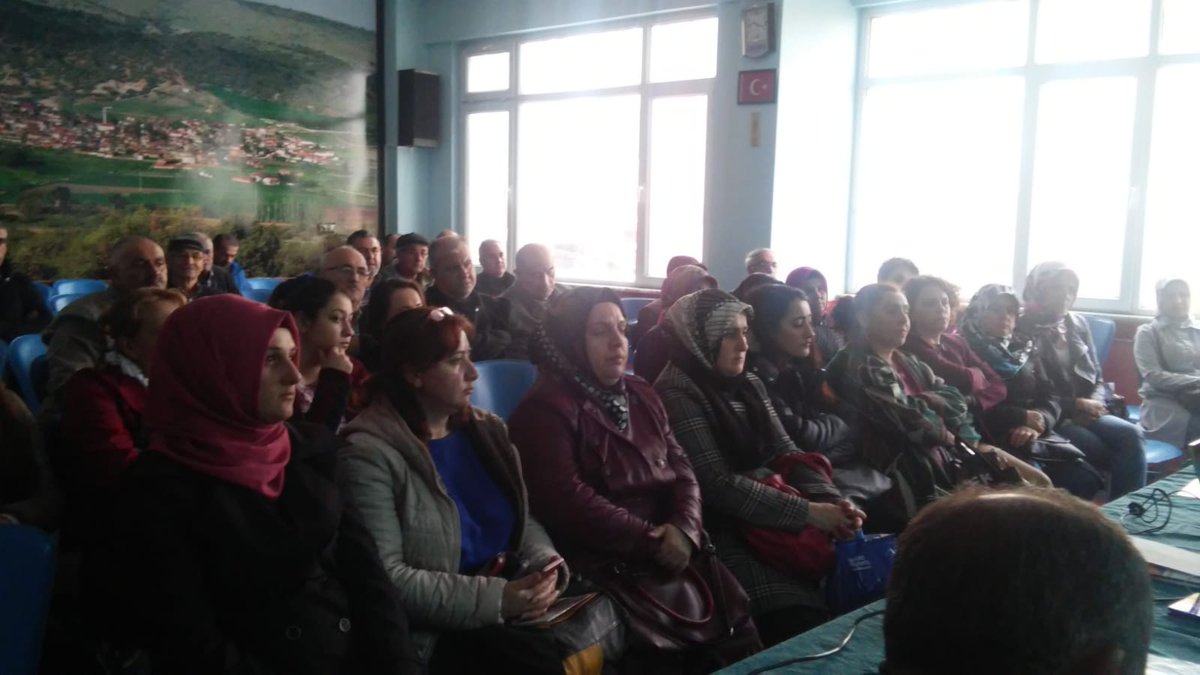 Sandık namustur. Seçim sürecinde baktığımız her göze, dokunduğumuz her ele AK Parti'nin tohumlarını ektik, seçim günü hasat zamanı" dedi.Akertuğrulgazi mahallesi görevliler tarafından sandık eğitim çalışmasını yaptı. <a href="/aktepebasiertug/">Ak ErtuğrulGazi Mah</a> <a href="/hasantuctr/">Hasan TUÇ</a>