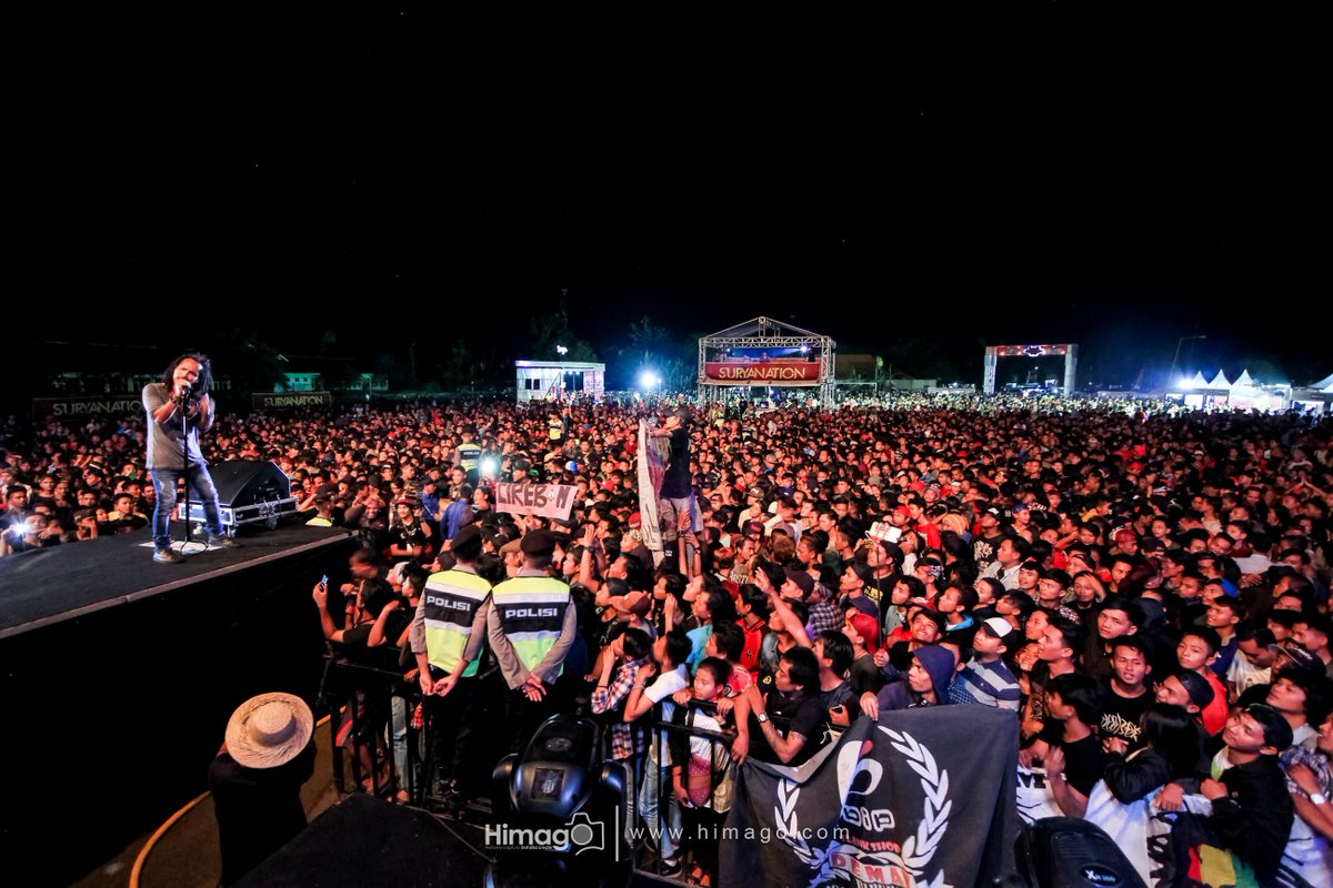 himago_pro's tweet photo. @BIPofficial at Suryanation Motorland Hangout 2017

Lap. Gor Singalodra - Indramayu
13 Mei 2017

📷: @akhmaddody 
#HimagoPro #suryanation #SuryanationMotorlandHangout2017 #SuryanationMotorland2017 #SuryanationMotorland #BIP
#INDRAMAYU https://t.co/F8il88vcyT
