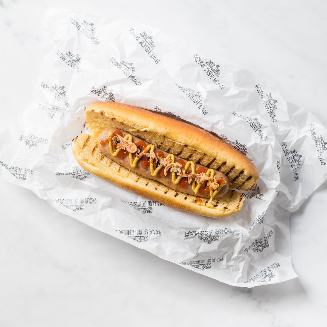 Happy St. Patrick's Day! We reckon our 'British' Hot Dog would be the perfect accompaniment to a velvety pint of Guinness and quite the fitting way to celebrate.
.
.

#food #sausage #hotdog #foodstagram #foodie #bangerbros #streetfood #brioche #omnomnom #stpatricksday #paddypower