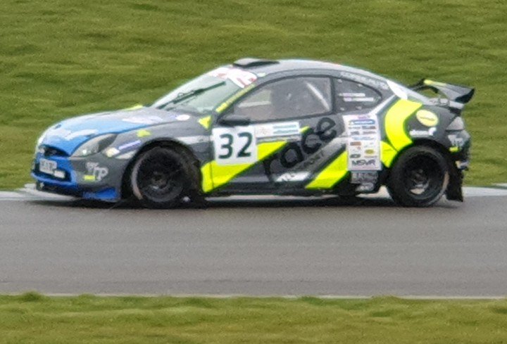 Akingcal's tweet photo. @thatraceteam on it here @anglesey although conditions have changed to eet and windy #puma #teamalcon #thatraceteam https://t.co/zj5AwZOt9D