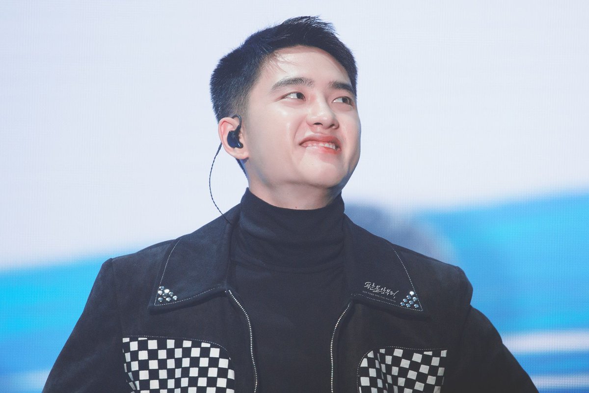 kyungsoofar's tweet photo. Manisnya calon suami orang #kyungsoo #SoompiAwards #TeamEXO #TwitterBestFandom @soompi https://t.co/gXu8IJ7bVv
