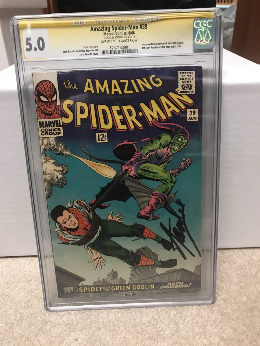ComicBkLounge's tweet photo. We love our #CGC #SignatureSeries. Todays #SlabSunday features Amazing #SpiderMan 39 Signed by @TheRealStanLee. Hang out at #TheComicBookLounge Membership is easy &amp; free. #comicbooks #sketch #cosplay #dccomics #marvelcomics #avengers #spiderman https://t.co/y2Oj21fddi https://t.co/EHjBJjKoeE
