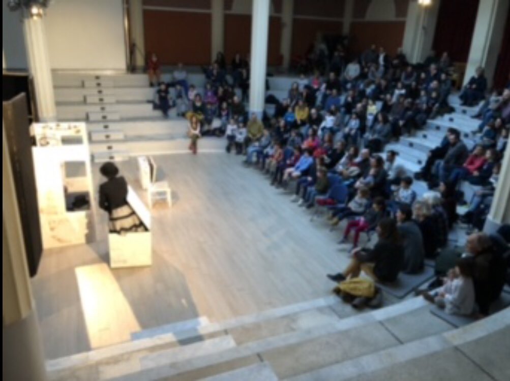 Piove.... che si fa oggi? Bambini e famiglie c’è il Teatro per Merenda al Teatro Gianni Santuccio! #teatro  #varese #varesecultura Affrettatevi, ancora pochi posti! teatrosantuccio.it/prodotto/teatr…