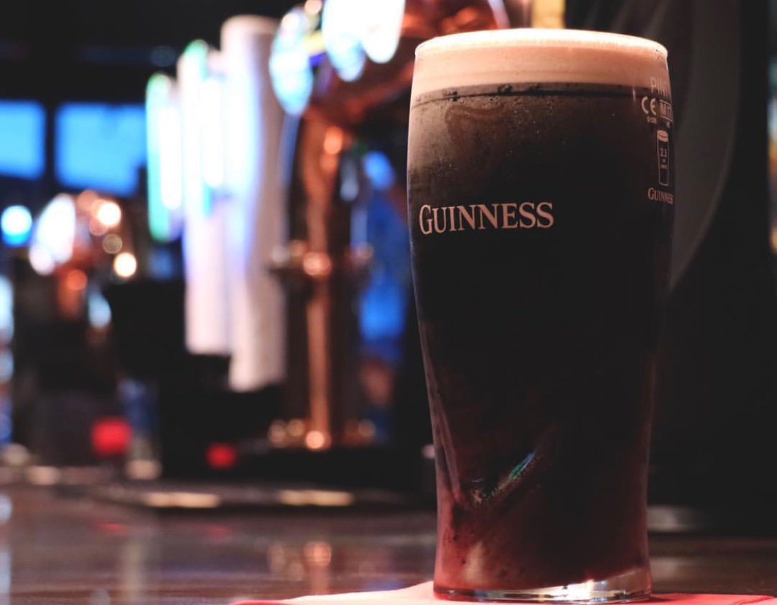 Door477's tweet photo. First game today 2:15 kick off is Liverpool V Fulham also £2 Guinness and £1.50 Jamesons! With DJ, Karaoke and Live Music on the Sunday!! This St Patrick’s Day Makesure you celebrate with us!  #paddysday #stpatricksday #irish #liverpool #livemusic #guinness #food #craic #lfc https://t.co/9mI8f8ulXB