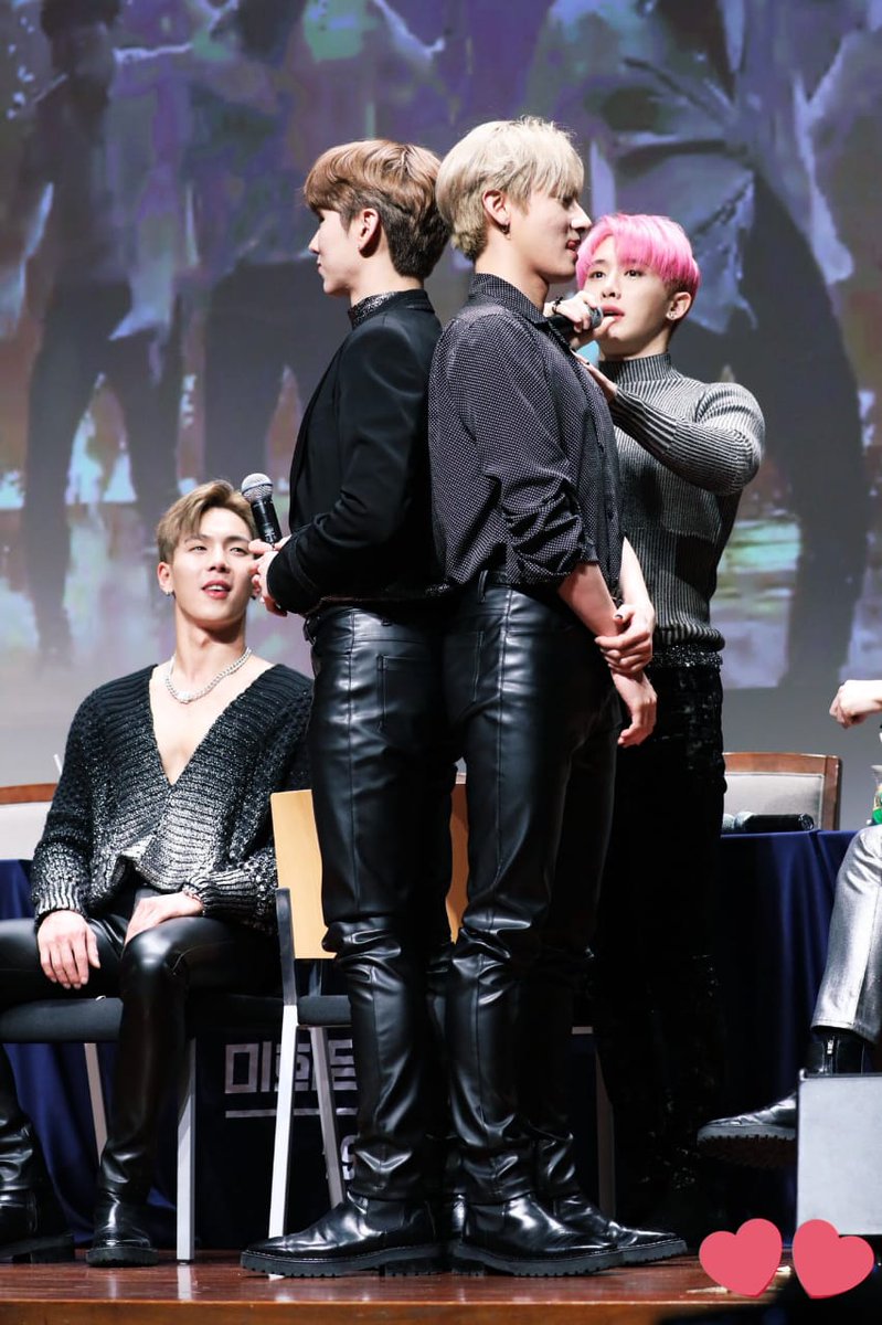 wolbebe's tweet photo. modeun ge da mul sog-e jamgin geoscheoleom
heeonal su eobs-i beolsseo ppajyeobeolin neukkim #TwitterBestFandom
#SoompiAwards
#TeamMonstaX
#TeamMonbebe
@officialMonstaX 5. https://t.co/6kdlG42qO2