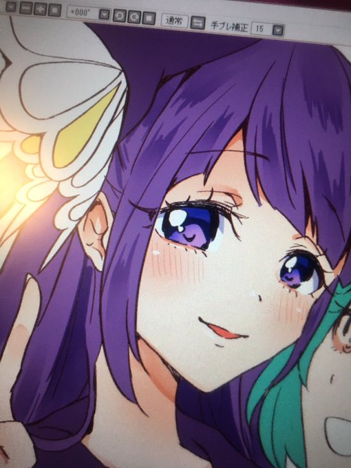 まどか先輩のおめめって青でいいのかなあ(写真だと紫強めに見えるけど) 