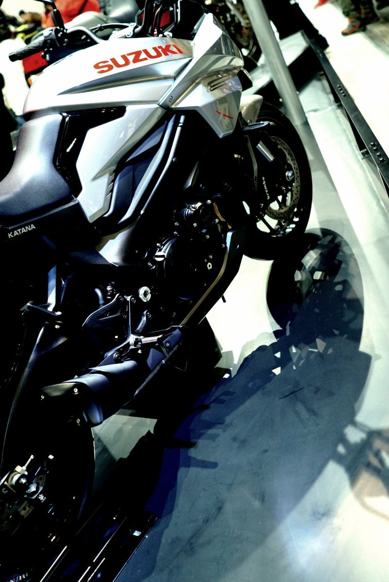Yossu_IBUKKI_TV's tweet photo. 大阪モーターサイクルショー2019
スズキの"刀"です。
#平成最後の大阪モーターサイクルショー
#大阪モーターサイクルショー2019
#モーサイ
#OMCS2019
#D750
#Nikon
#ニコン
#α6500
#SEL28F20
#写真好きな人と繋がりたい
#写真撮ってる人と繋がりたい
#ファインダー越しのナントカ https://t.co/0CEoQE7n7z