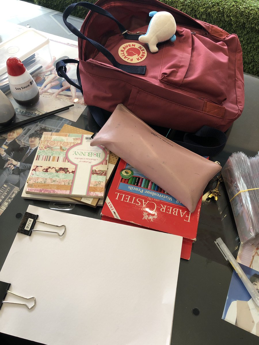 AllForGyuu's tweet photo. Hello!! I’m here, there’ll be no receipt check so just come and get a paper fr me (yall are free to use the materials that i’ve brought but pls use them at this table only~) and when you return me the paper i’ll give u the gift!!~ https://t.co/zx0xEaqyTZ