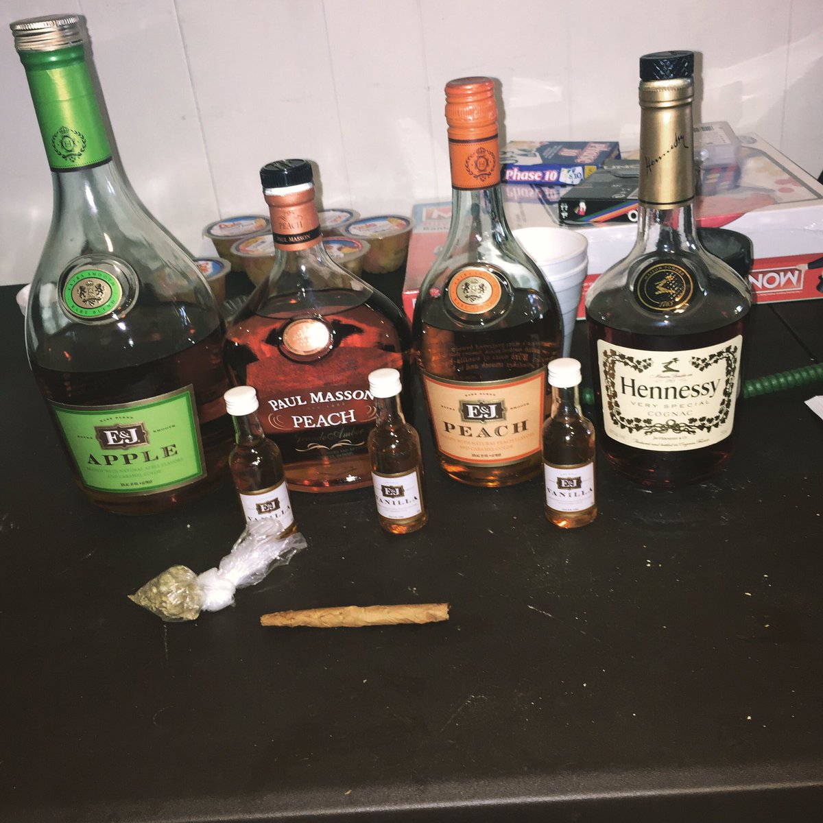 RedemptionRay's tweet image. The life of a artist ya feel redemption style &amp;amp; that’s true facts