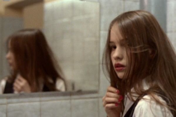 Twitter 上的 お クリスチーネ F 美少女が薬に溺れていく美しい破滅映画 T Co Evcrakmq3i Twitter