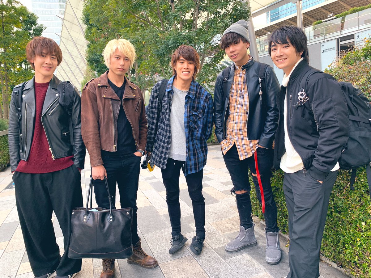 学ランの集合写真がなかったので私服で撮りました 学ランの集合写真がなかったので私服で撮りました