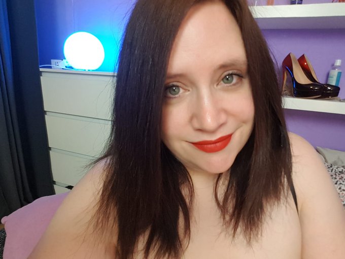 Einen geilen Sonntag morgen w&uuml;nsch ich euch allen da drau&szlig;en, trink gerade meinen 3 Kaffee und bin total<a href="/tag/feelgood"class="tags"><span>#feelgood</span></a><a href="/tag/camshow"class="tags"><span>#camshow</span></a><a href="/tag/sundaymotivation"class="tags"><span>#sundaymotivation</span></a><a href="/tag/amateur"class="tags"><span>#amateur</span></a>