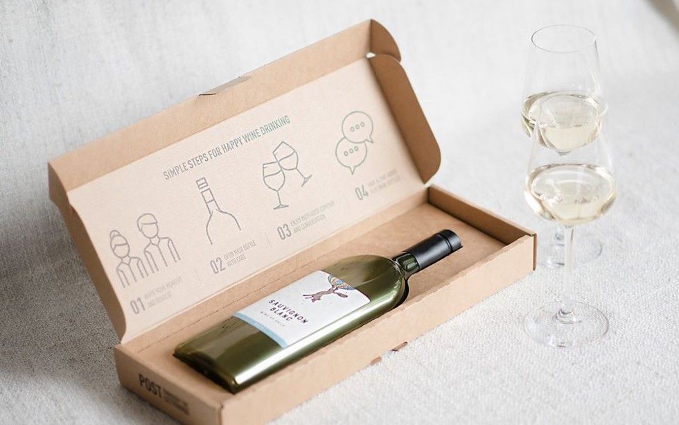 MarcheVins's tweet photo. La bouteille de vin du futur est plate, écolo et tient dans une boîte aux lettres !  https://t.co/9uYHDzCpPm #LeSaviezVous https://t.co/0xjgsJjhcL