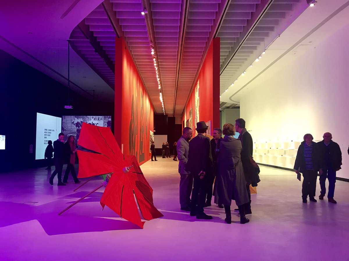 Museo_MAXXI's tweet photo. Dall'irriverente #ZerocalcareAlMAXXI alle visioni di #LowFormExhibit, dal cuore delle nostre Collezioni fino a #LaStradaalMAXXI: immergiti nelle gallerie del museo e passa la domenica insieme a noi! >> https://t.co/cojh4X5DzS
#BuonaDomenica #17marzo #DomenicaalMuseo https://t.co/XZQZ6N7ONp