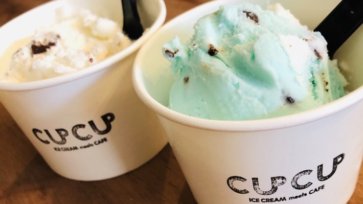 taiga_yoshimi's tweet photo. \那覇スイーツ/
那覇市樋川にある
アイスクリーム屋【cupcup】
ここのアイスは
めちゃくちゃうまいっ
ミルクのリッチ感がたまらない♪
特に、ミントチョコは別格っ!
お近くの方はぜひに。
#那覇のスイーツ #cupcup
#アイスクリーム #ミントチョコ https://t.co/8yj72jhNev