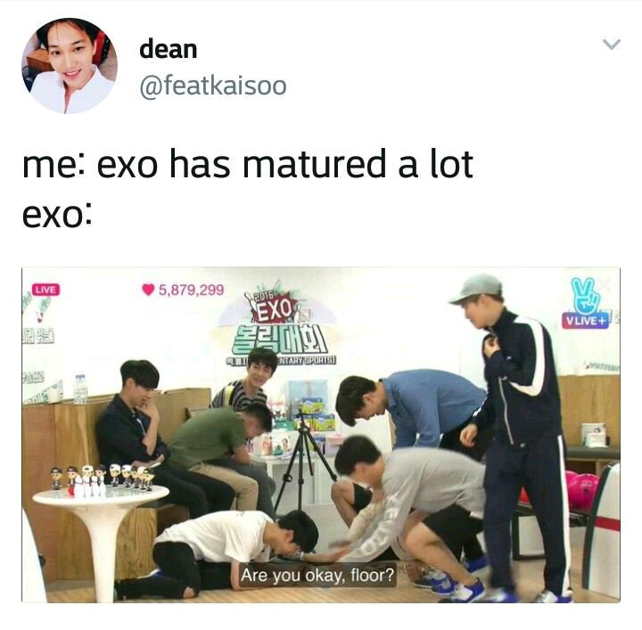 weird_exo_l's tweet photo. Just a bunch of kids😂❤️
#TwitterBestFandom 
#TeamEXO 
#SoompiAwards 
@weareoneEXO https://t.co/cWpYkF8Mlz