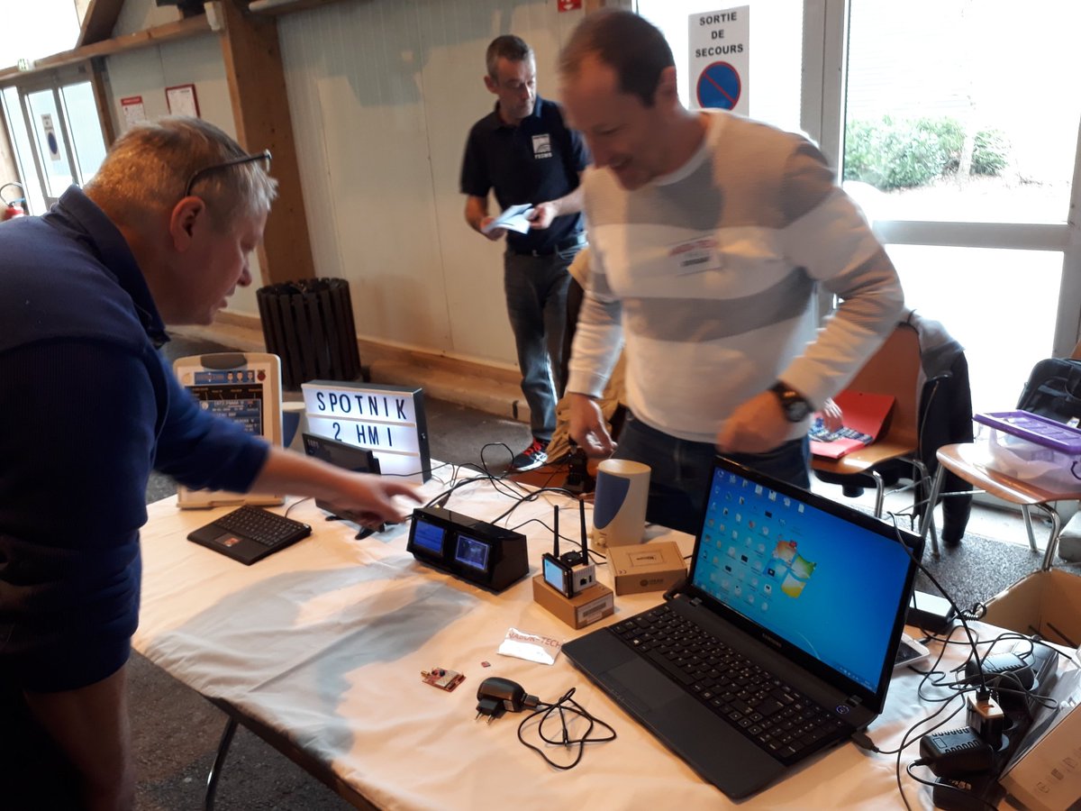 f8asb's tweet photo. Stand de #f5swb bien fréquenté #spotnik2hmi #nabortech #RRFeedback https://t.co/fH6pA4DKlH