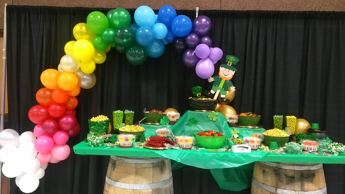 DreverSusan's tweet photo. Candy under the rainbow at Irish Pub Night https://t.co/QOJpch7KzG