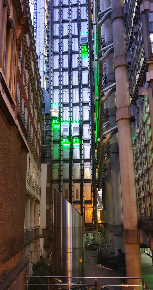 Workplane's tweet photo. Happy St Patricks Day 
.
.
.
.
.
.
.
#lightingconsultants #light #lighting #lightingspecialist #lightingdesigner #lightingconsultant #lightingdesign #design #interiors #interiordesign #Architecture #architects #London #commercialinteriors #fitout #Construction https://t.co/rqdojMucFj