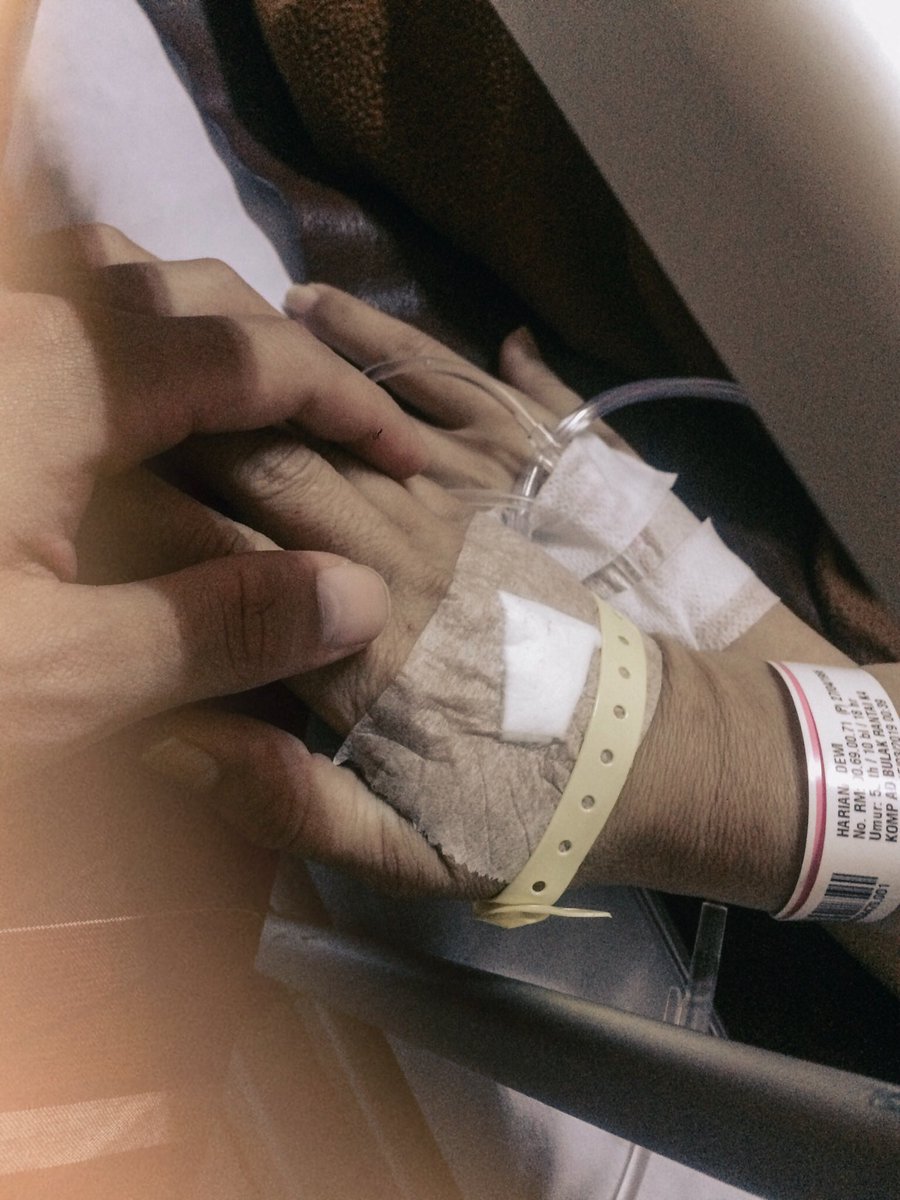 eliansinay's tweet photo. twitter pls do your magic

my mom is now hospitalized and need ‘pirimetamin’ medicine. 
i am now in Bogor alone in the hospital with my mom and the doctor said its unavailable here. 
if you guys maybe a medical person, please help me to get the medicine immediately.
thank you https://t.co/xH2BzV3rXu