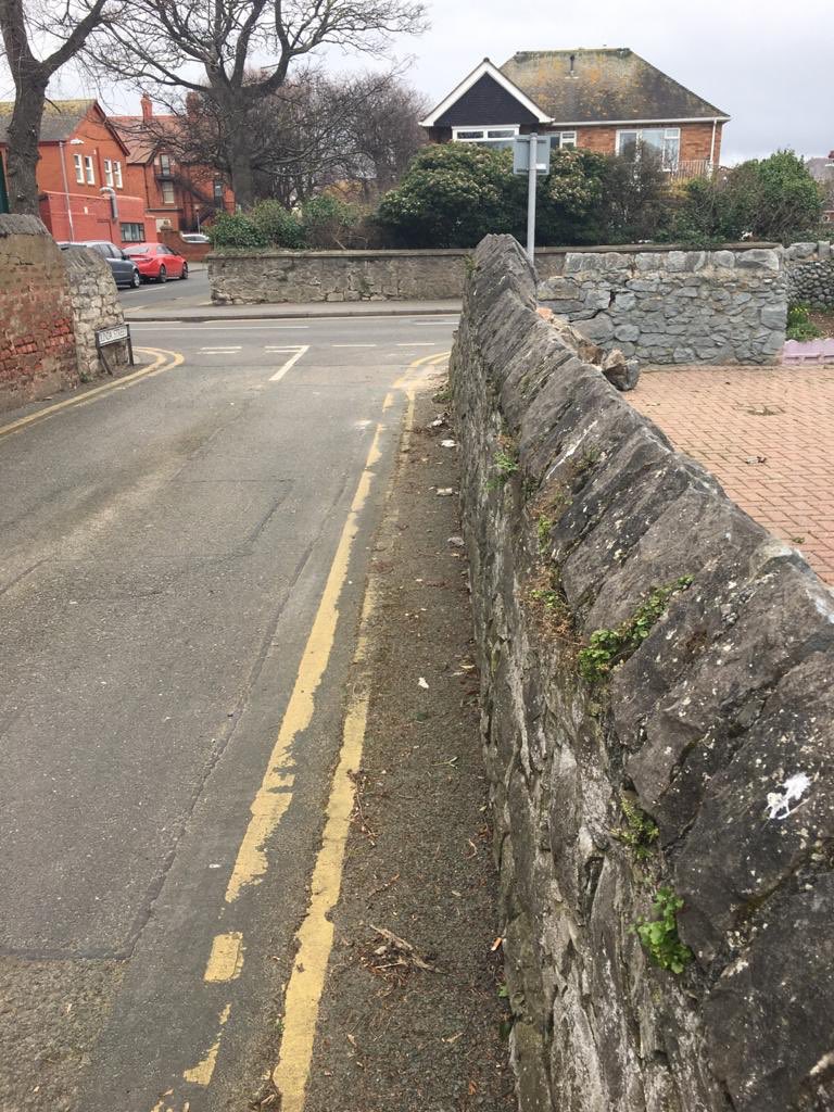 ManorBuildingUK's tweet photo. Last week we repaired a dry stone wall which had suffered severe impact damage and is as good as new now. #ManorBuildingSolutions #ImpactDamage https://t.co/QvT3ZQ4m8z