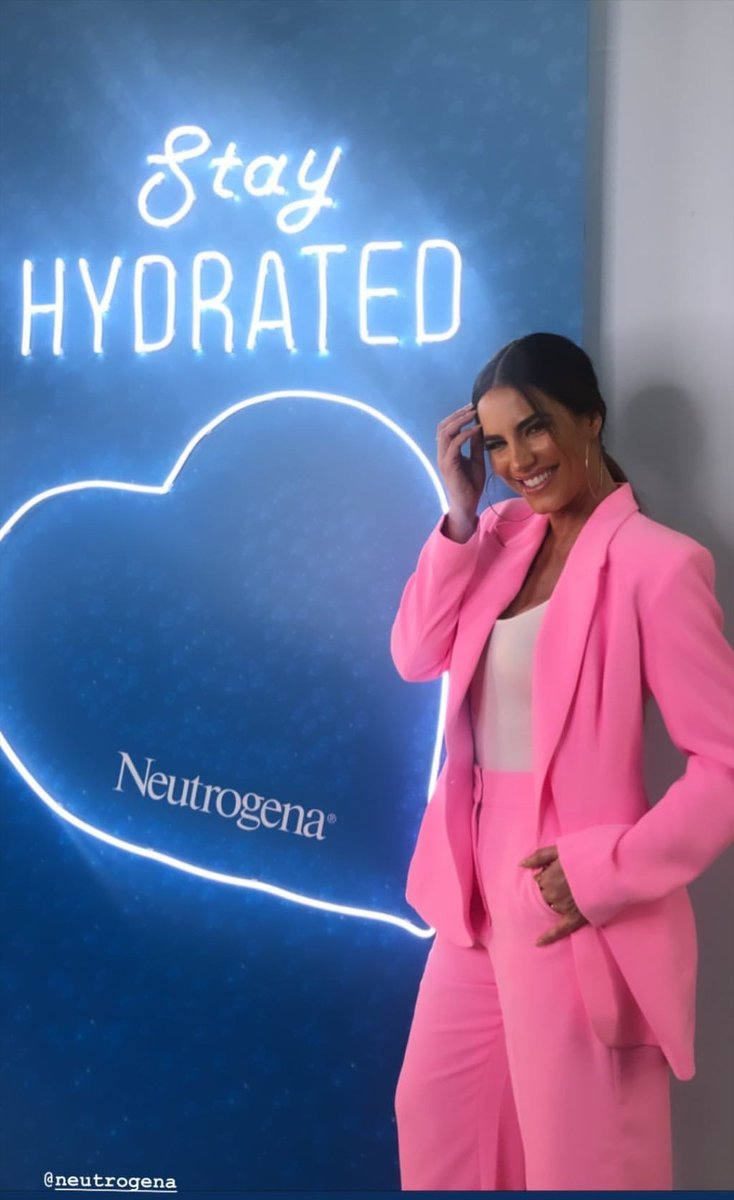 Gaby_EspinoBul's tweet image. . @gabyespino ayer en #poderosaslive