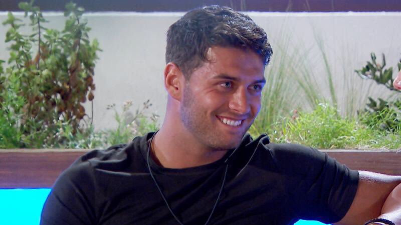 jonnyescott's tweet photo. Depression takes another soul. A smile says a thousand words but it can also hide a million thoughts. It’s real people this isn’t no label for sadness, depression is a real killer. Speak up, we’re all in this together ♥️ .
Rest in peace Mike. Absolutely tragic 🌹 https://t.co/rZmCNylYk8