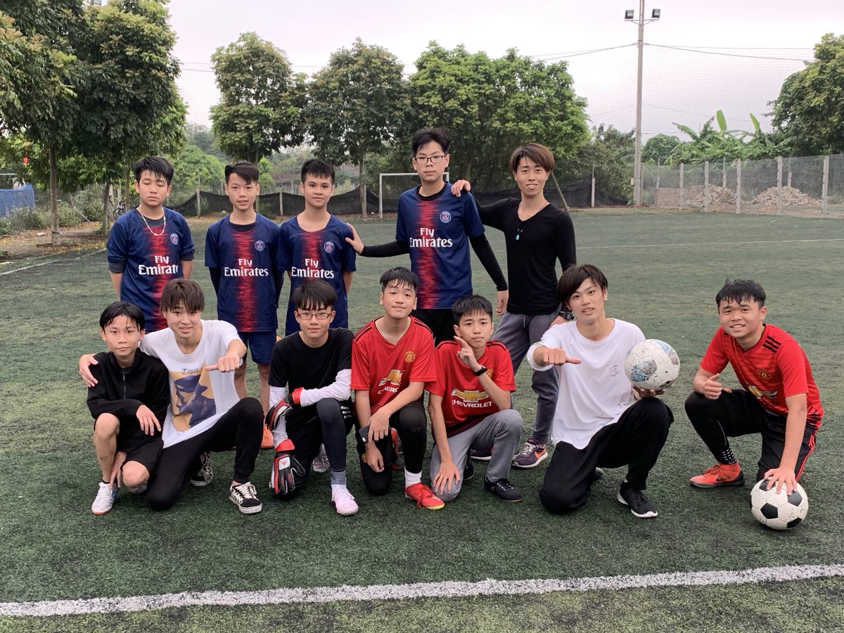 西田 一晴 Sur Twitter ベトナムのサッカーチームに混ざってきた 子供達の体力は底なし