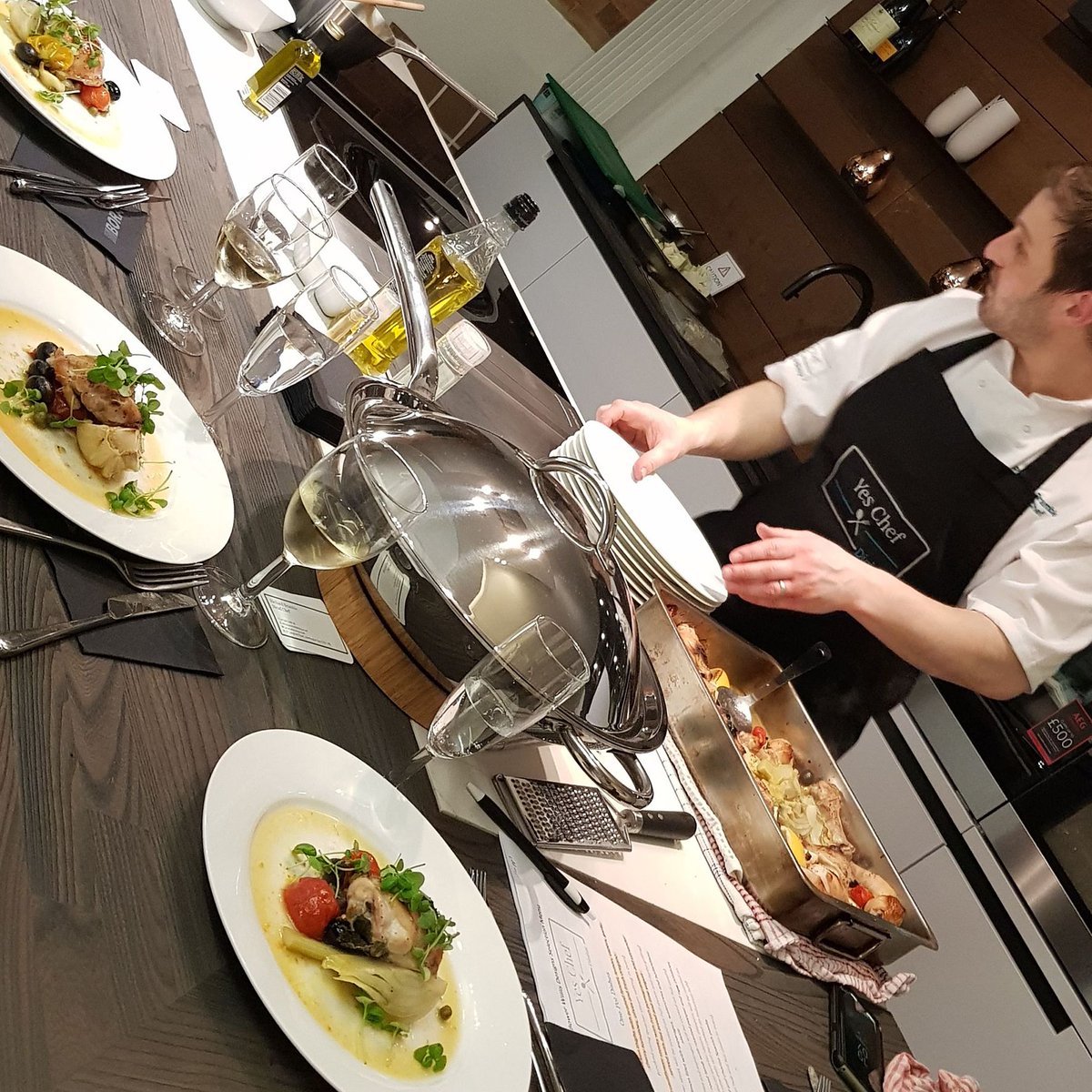 BowerWillisUK's tweet image. Massive thanks to @yeschefdining and our lovely guests for a fantastic cookery demo with delicious menu, and to wine guru Ken Marshall @MajesticStrat for expertly pairing wines to each dish. #cookerydemo #steamcooking #sousvide #kitchenshowroom
