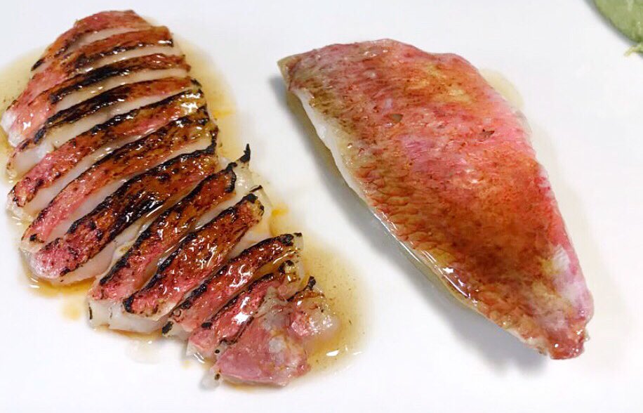 Nuestro #SALMONETE confitado y en tataki para empezar el domingo y terminar la semana. En <a href="/Alamedarioja/">RESTAURANTE ALAMEDA</a>