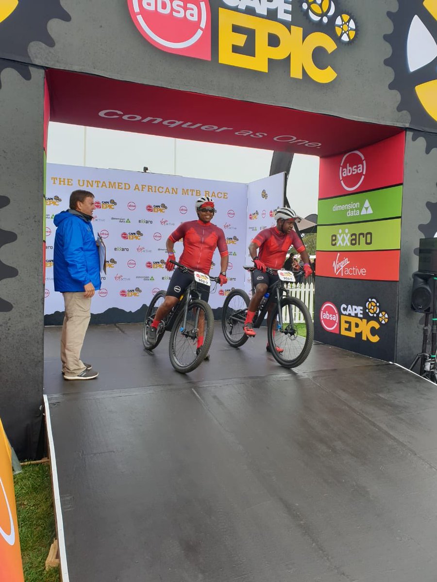 OG_Molefe's tweet photo. Dead Man's Tree was Epic.
@thabomamatshele just said Vasbyt and we fought our way to the top.
The prologue was very interesting.
#ConquerAsOne
#TrekSA
#CapeEpic https://t.co/wfDhQ7jjYI