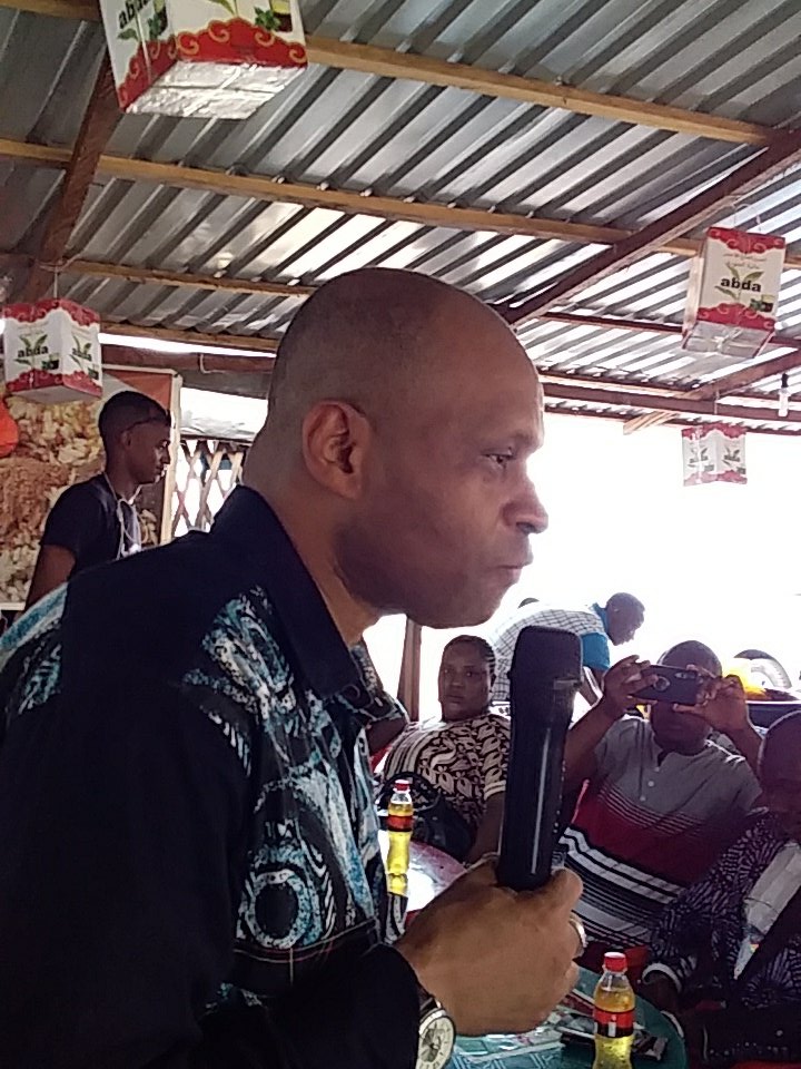 ALafidy's tweet photo. Le ministre #YéroBaldé du @Mesrs_Gn à @ALafidy ce dimanche. Des questions ? https://t.co/9xbY6xbD6Q