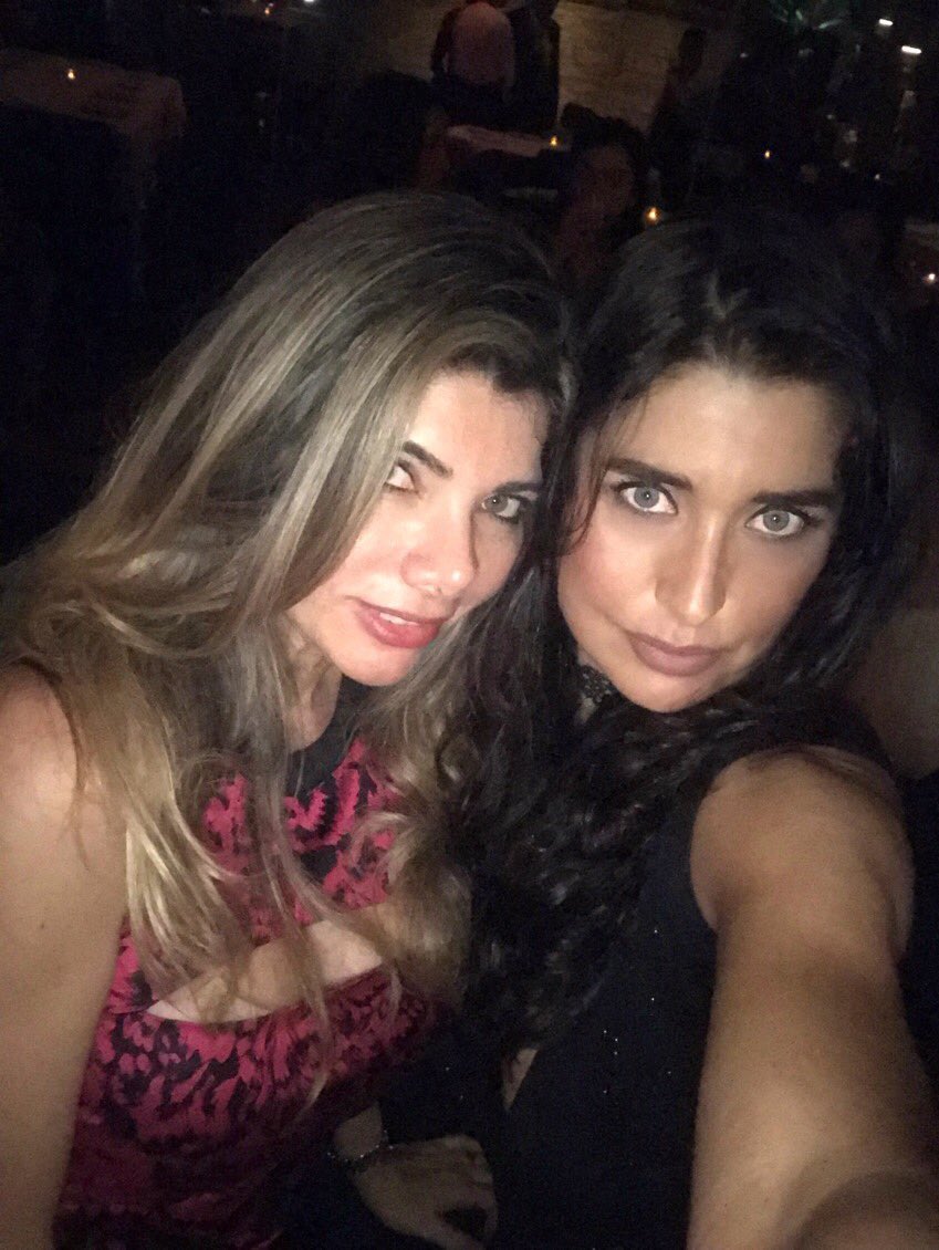 MiNombRealRevez's tweet photo. Brasil vs Mexico! #blondbrunette #gladyouhere #youcametostay #welcometocancun #perfectfusion #onlyclassypeople #noliarsallowed https://t.co/CXaSiuN6Mn