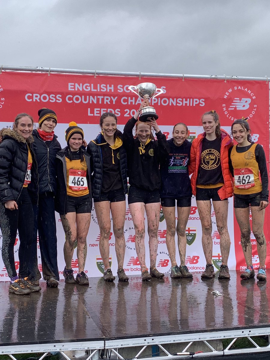 After three weeks nursing an injury, Beanie competed @SchoolAthletics National XC Champs yesterday. She finished 37th, which also saw her place within the @SySchAthletics scoring team, that won the National Senior Girls’ Team Title! Well done Beanie! #CaptainFantastic