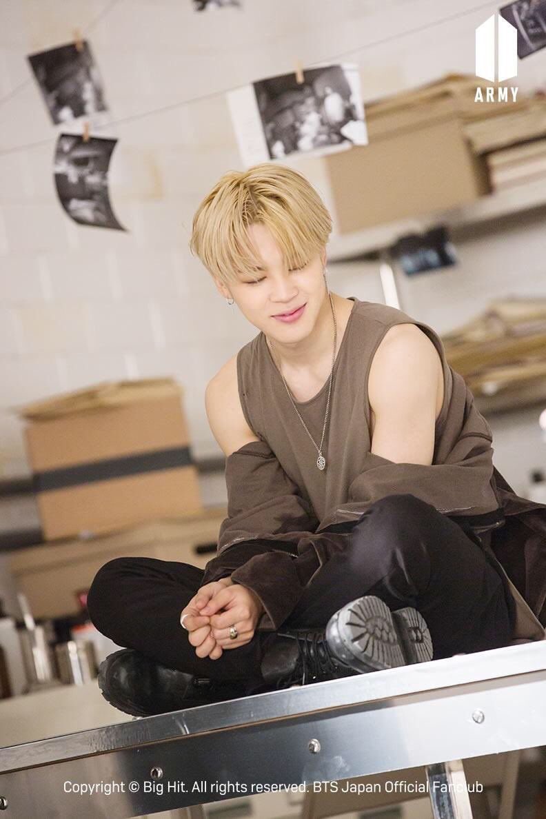 HongYn88906471's tweet photo. Sắp hết thời gian rồi cố lên ce :)) 
#TeamBTS 
#TwitterBestFandom 
#SoompiAwards 
@BTS_twt https://t.co/7mM1BUfbjA