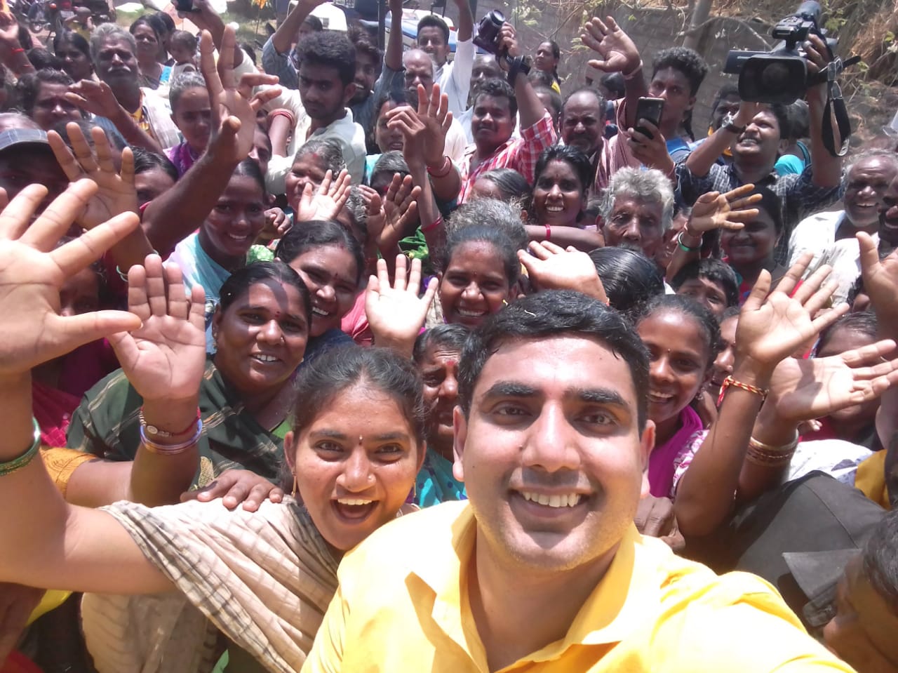 D12rXwHWoAEetam.jpg:large