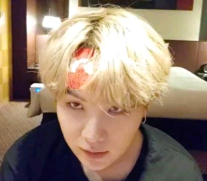 vuy_thao's tweet photo. Vote đi cô bé anh đang bảo em đấy 
#TeamBTS #TwitterBestFandom #SoompiAwards @BTS_twt https://t.co/E5WvCiy6wS