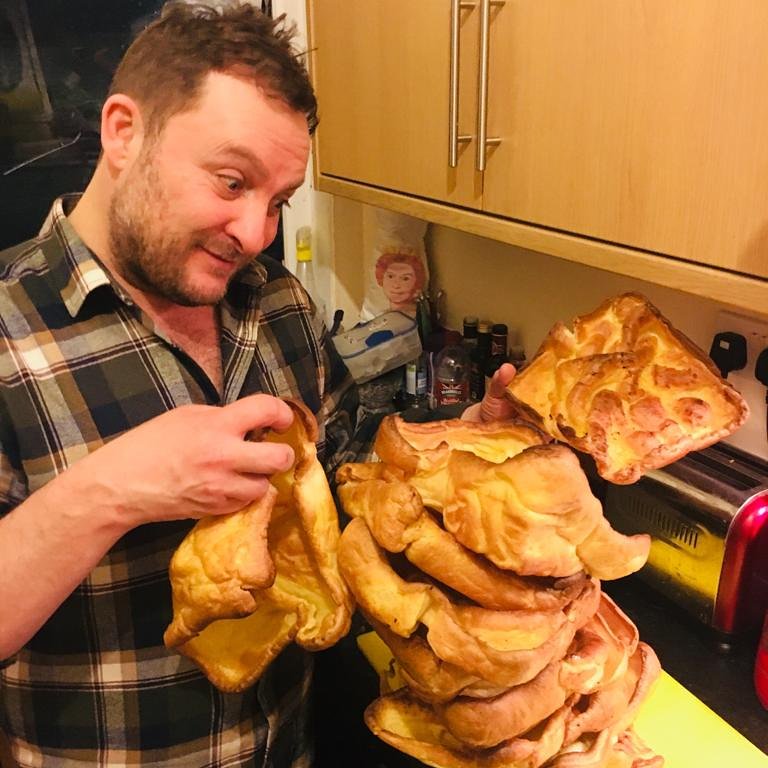 You will love these Yorkshires as much as I obviously do! Breakfast and brunch from 10.30, or a massif Yorky filled with either slow cooked brisket, super succulent chicken breast or our nutty vegan roast. Old school puds and lush coffee. Join in 😄