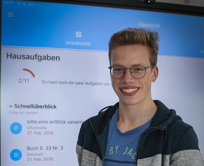 digihub_de's tweet image. Nils Reichardt von unserem #Ignition-Team @CodingBrainDE ist erst 17 Jahre alt & gründet bereits mit seinen Freunden ein #Startup! 🤩 Wie es dazu kam, erfahrt ihr in dem Artikel der @rponline!
👉Schaut rein: buff.ly/2HDcg6T
#ignitionDus #acceleratenrw