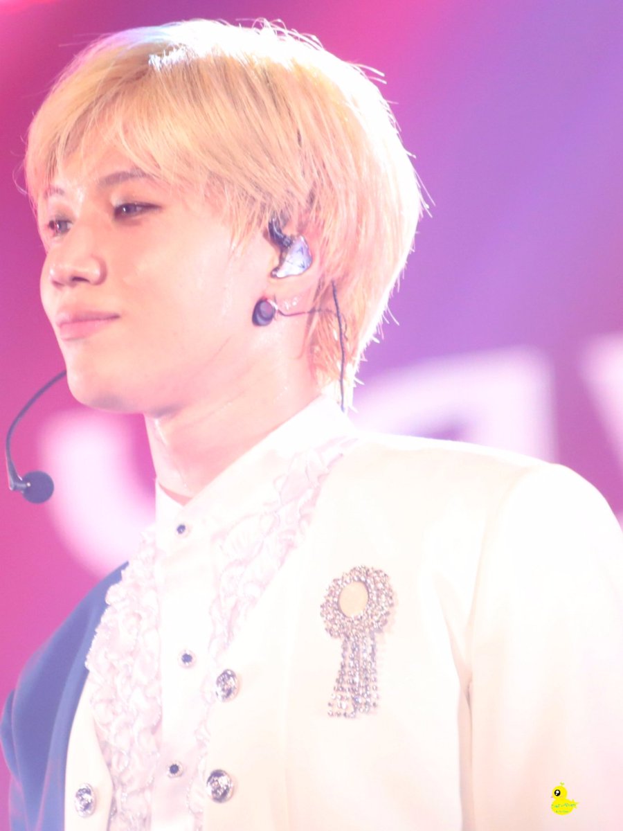 Global_SHINee's tweet photo. [FANTAKEN] 190317 #TAEMIN_2nd_CONCERT_T1001101 Day 3 cr: icefortaem #TeamSHINee #SoompiAwards https://t.co/J6k71jSBWI
