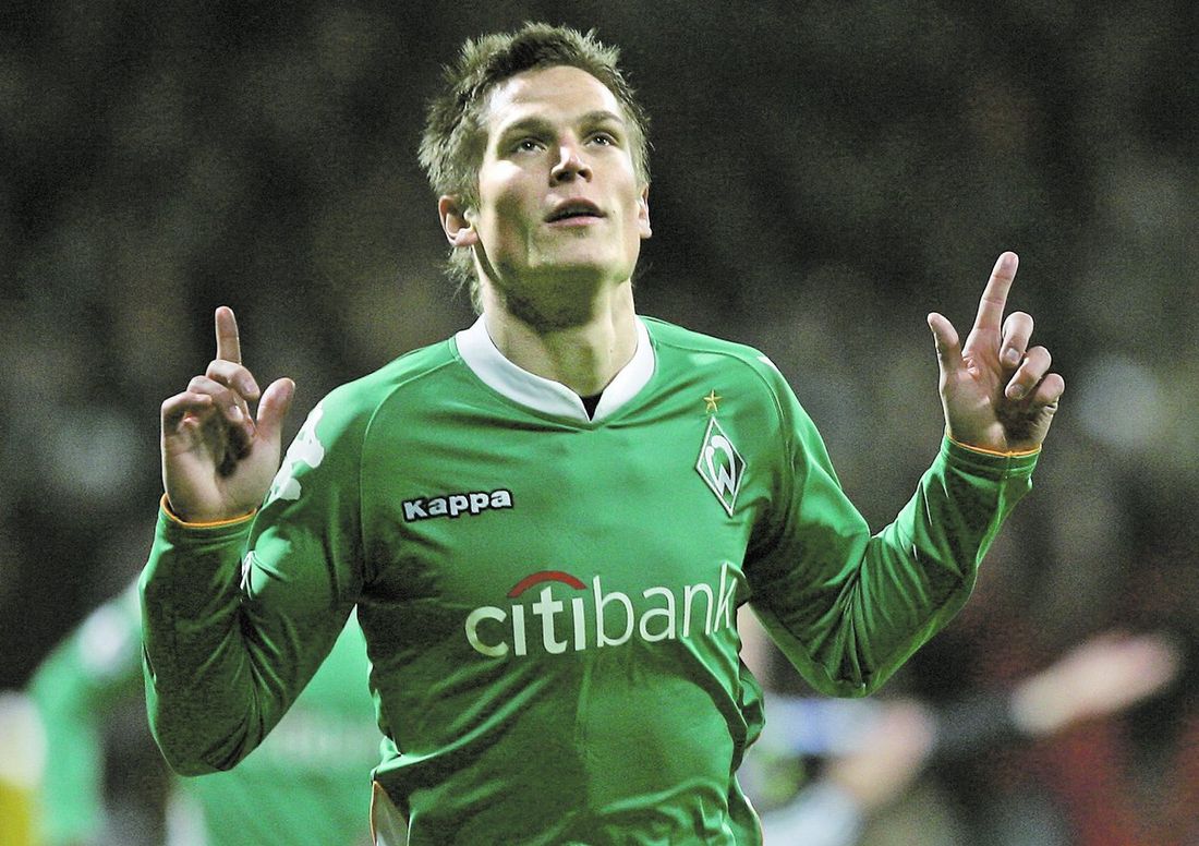 Resan har nu tagit oss till Bremen. Här trivdes vår kapten och gjorde mer än 100 matcher för tyskarna. Men MFF var här redan 1983 i Europacupen då man spelade lika mot tyskarna. 

För 20 kr kan vi köpa 1000 m sytråd, hjälp oss vidare på resan! 
Swisha 123 5923 123