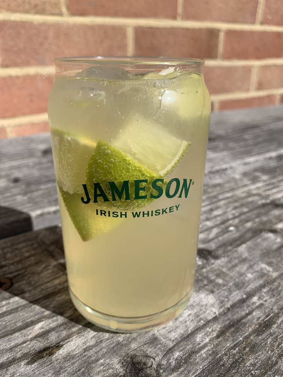 waddleinn's tweet photo. Top O’ the morning to ya. Come celebrate with us today we have a treat Jameson’s &amp; ginger beer and plenty of Guinness @StAustellBrew @waddleinn @jamesonwhiskey #StPatricksDay2019 #pub #plymouth https://t.co/q4fBtl5NFE