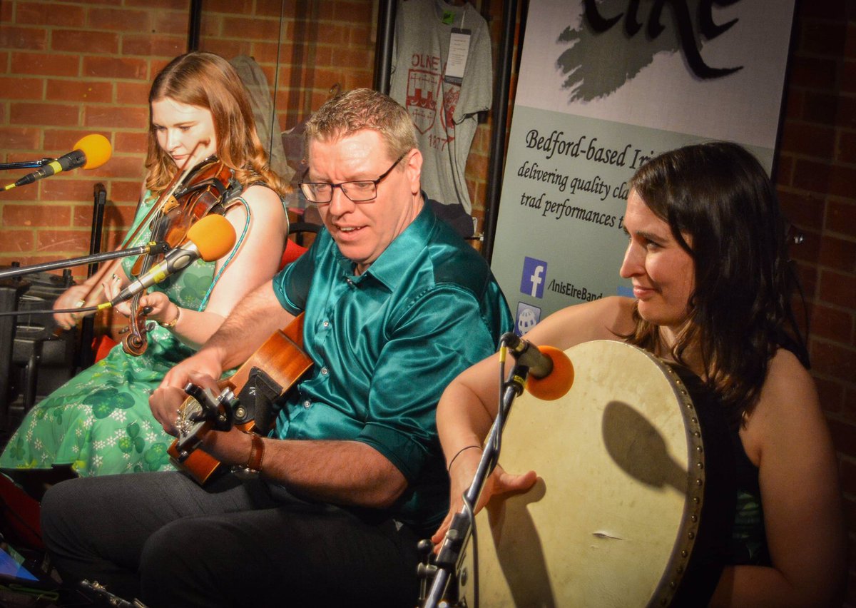 InisEire's tweet photo. Some lovely shots from last night’s gig at @olneyrugbyclub taken by @kimboperry #ceadmilefailte #stpatricksday #slainte #iniseire #olneyrfc #weareolney #folkmusic #irishtrad #photography https://t.co/6UmAUwl2iS