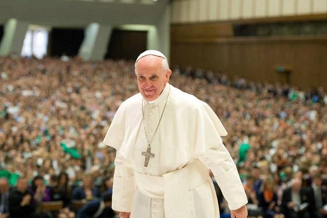 Per il Papa:"Il tema della donna torni ad essere una priorità dei progetti in ambito cooperativo". Per Begani:" La donna porta con sé il valore della concretezza, è simbolo di coraggio e creatività"