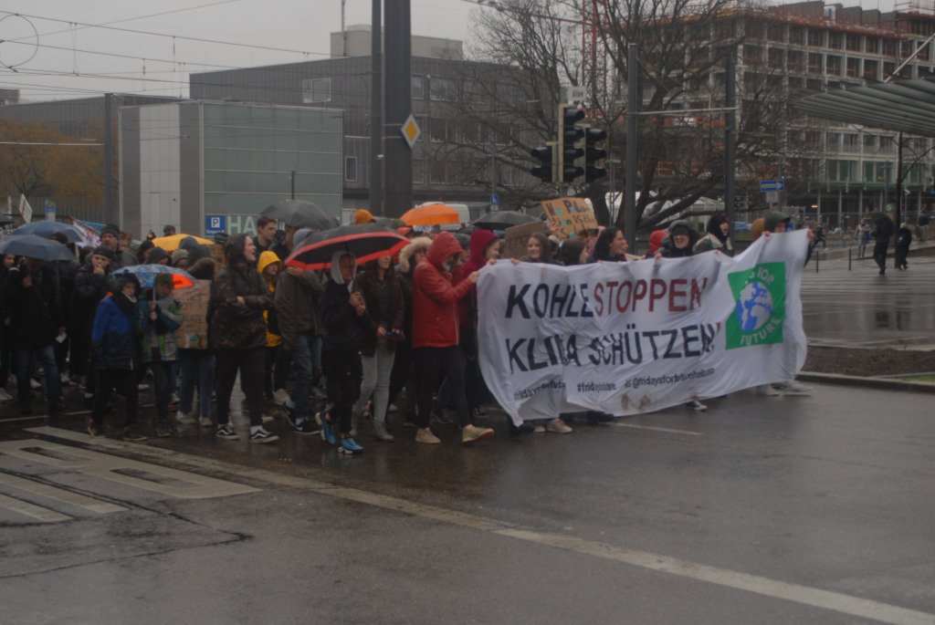 Fridays for Future/ Kommentar zu den Schülerstreiks buntelisteheilbronn.wordpress.com/2019/03/17/fri…