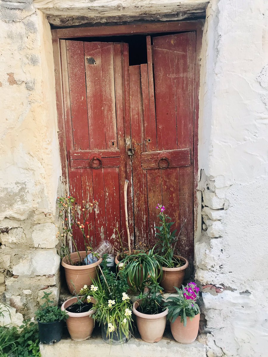 marilinapaters's tweet photo. Traditional Crete Experience_ Crete off the Beaten Path_ Join is! 🌸🥾👓
#traveltogreece #visitcrete #creteisland #traditional #traditionallife #village #offthebeatenpath #travelblogger #travelphotography #traveltocrete #traveldesigner #privatetours #elissostravellingphilosophy https://t.co/BtHIQnGQ2o