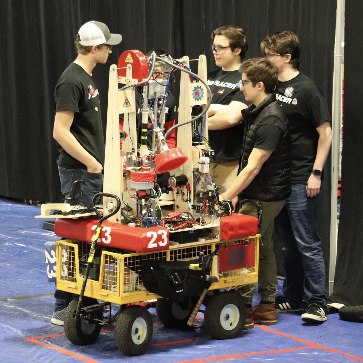 FRCTeam23's tweet photo. Strategizing before our last qualifying match!  @FRCTeam23 @NEFIRST @NE_NorthShore #nefirst #destinationdeepspace #DEEPSPACE2019 https://t.co/rWyWkZ076C