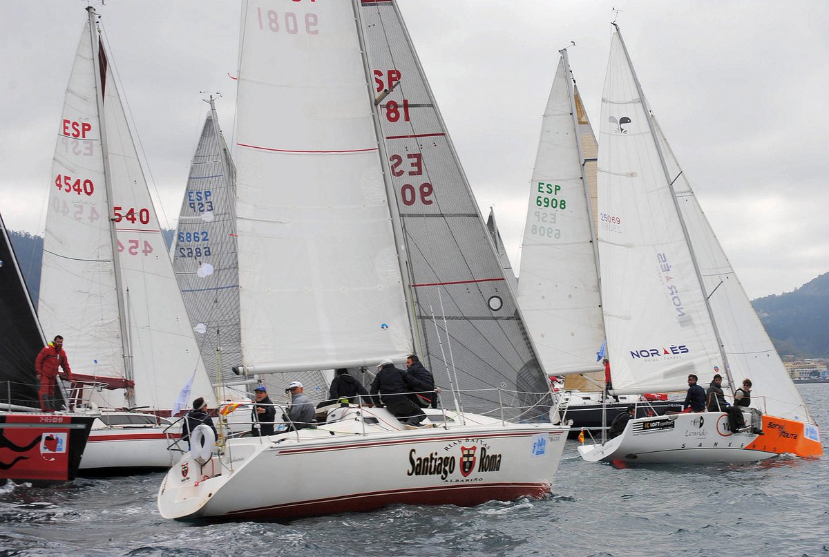 Emocionante cuarta prueba de la regata Interclubes Ría de Pontevedra en Beluso bit.ly/2TIfvRP #Vela #Regatas #Deporte #nautica @SomosABANCA  @Landinformatica @NorthSails @SSanxenxo @MurimarSeguros @OPTICALIA_