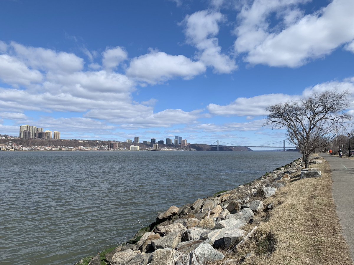 SandyLeeTV's tweet image. Gorgeous morning for a bike ride. Little did I realize it’s 36 degrees. Wah wah! #notspringyet